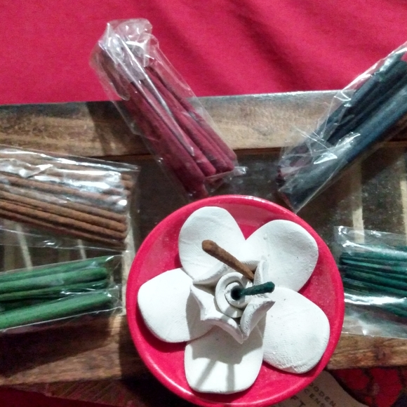 5 scent lotus flower incense set W/wooden box - Picture 2 of 5